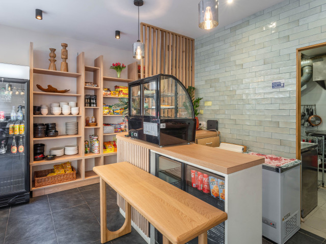 Lala's kitchen and restaurant 